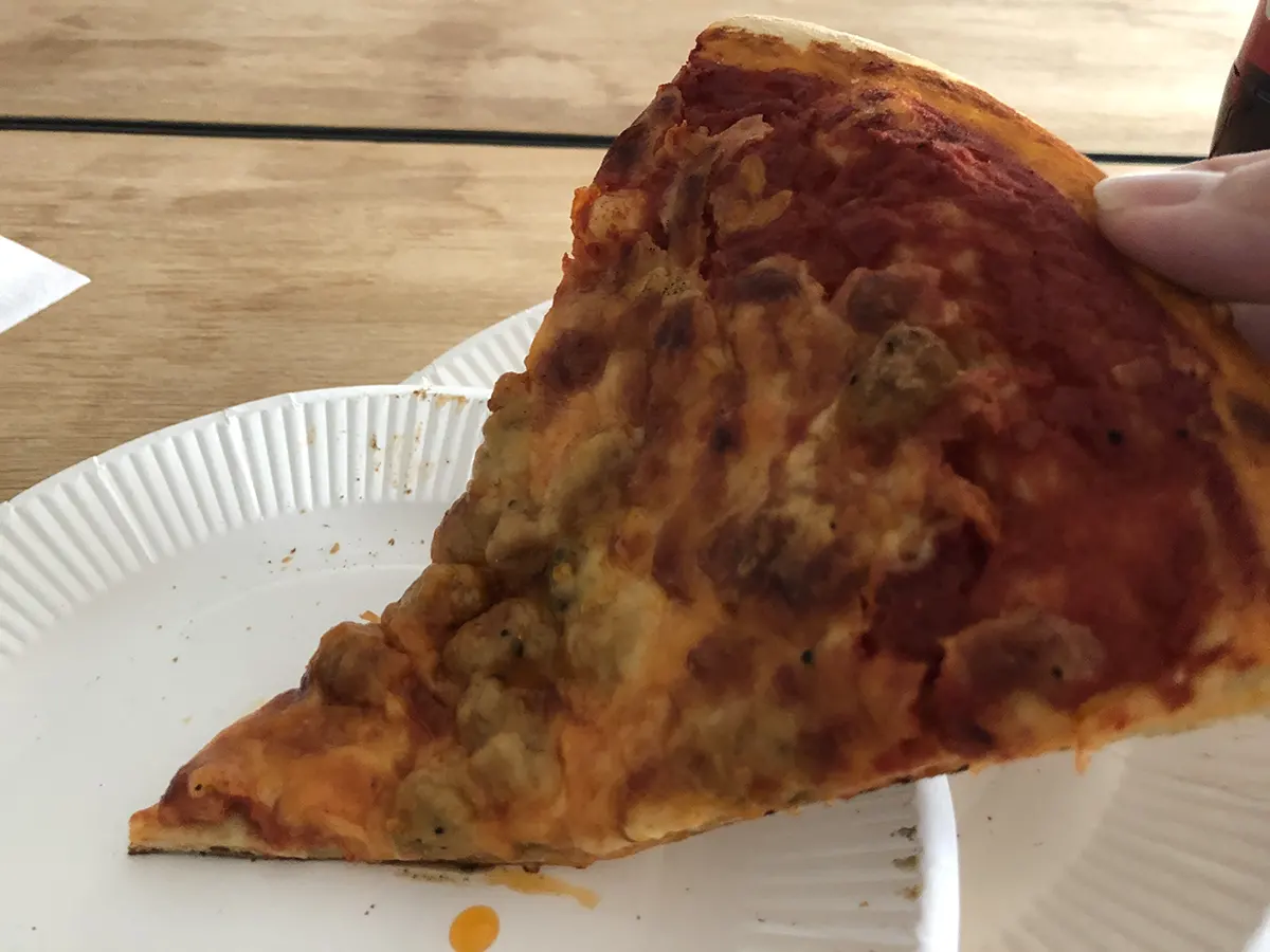 PIZZA LINDAのイタリアンソーセージピザ