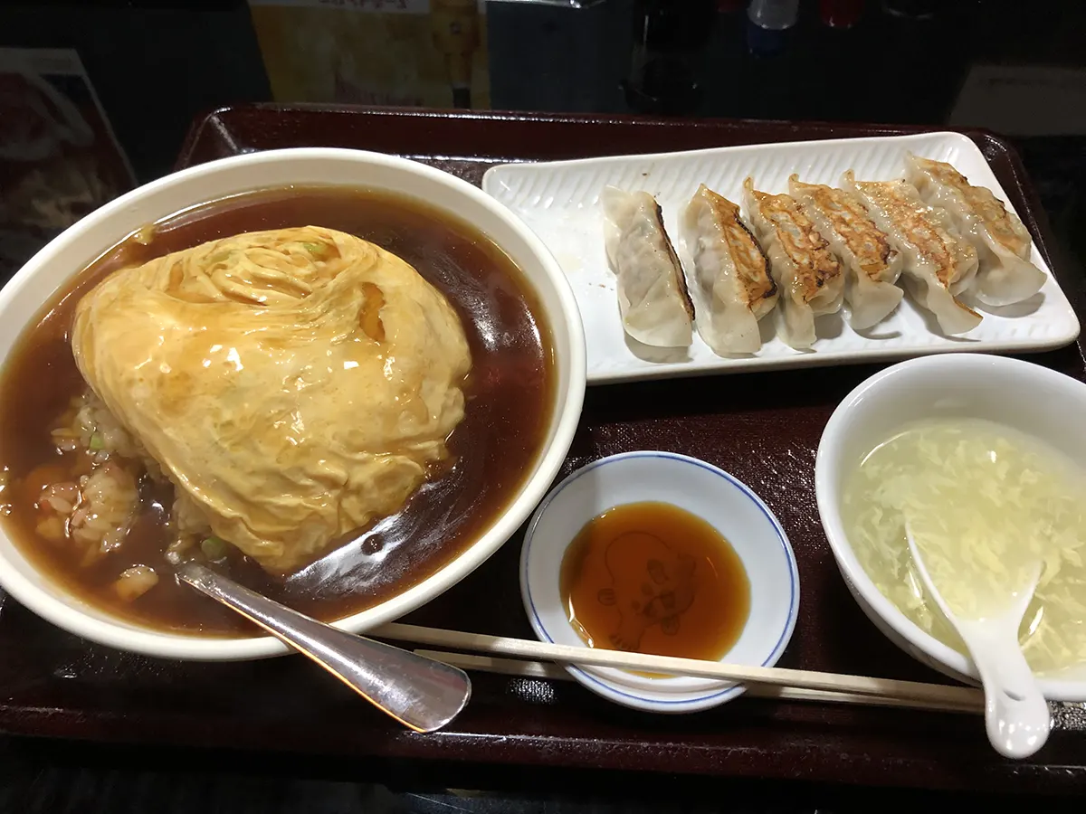 台湾料理 福源（中央町）の天津炒飯と餃子